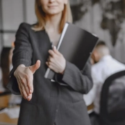 Comment sélectionner l'assistante virtuelle qui vous correspond